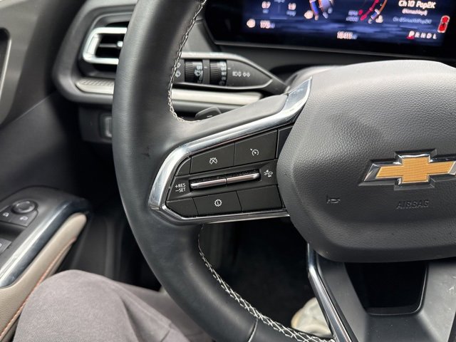 Used 2025 Chevrolet Traverse LT image 24