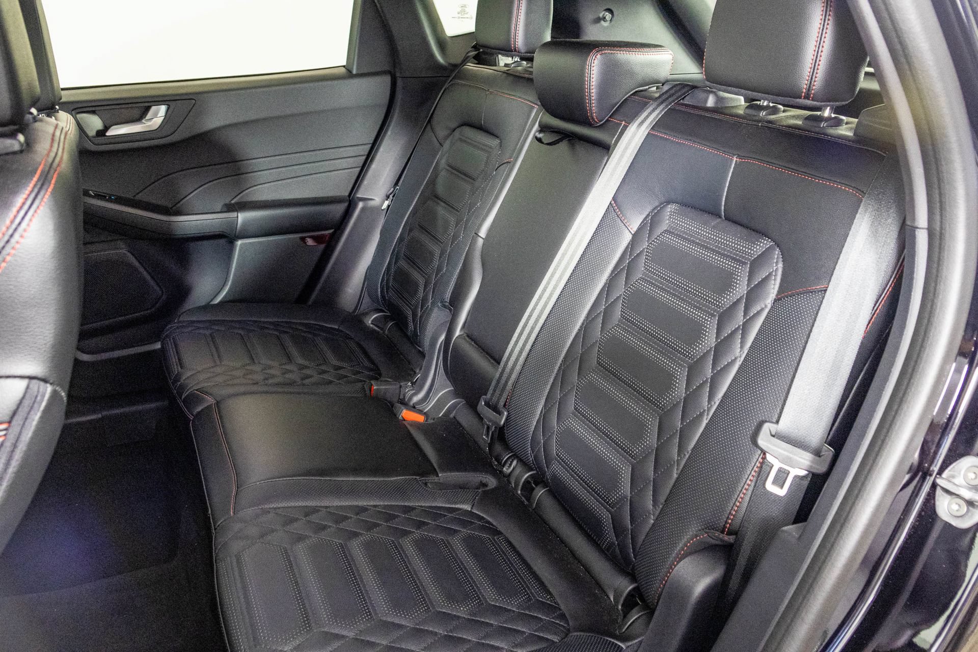 Used 2024 Ford Escape ST-Line Elite w/ Premium Technology Package AWD/4WD image 41