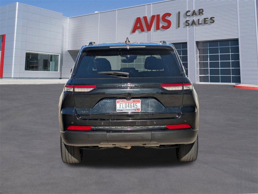 Used 2023 Jeep Grand Cherokee Altitude image 7