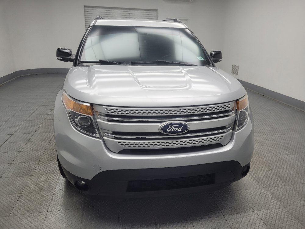 Used 2015 Ford Explorer XLT w/ Equipment Group 202B FWD image 14
