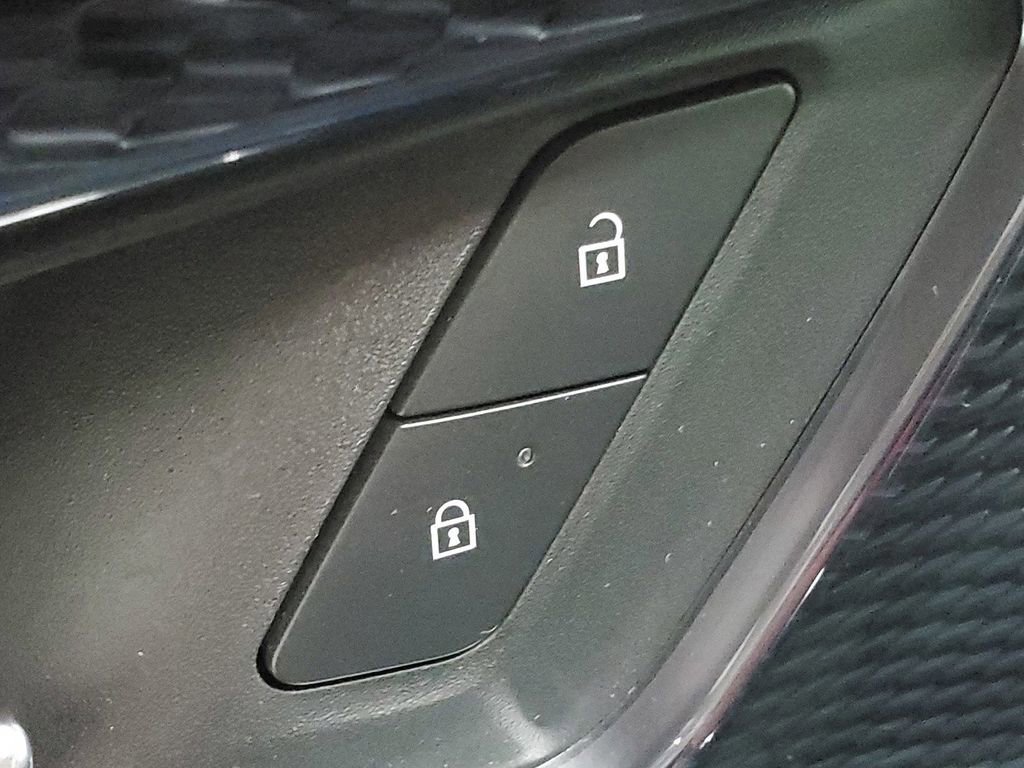 Used 2025 Chevrolet Blazer EV LT FWD image 29