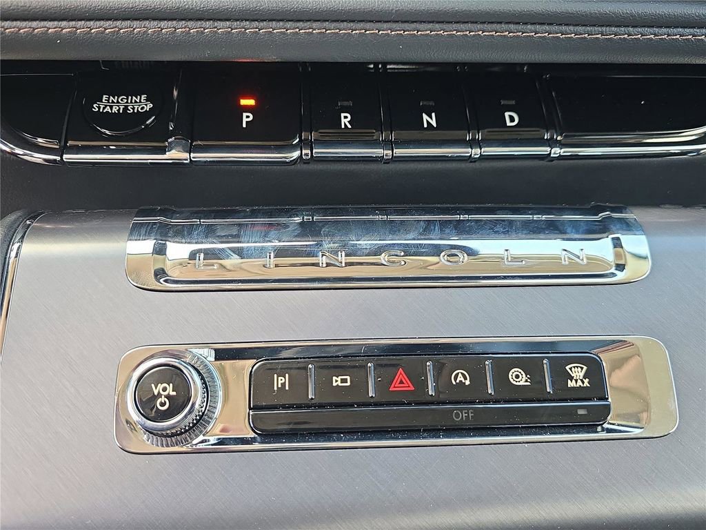 New 2026 Lincoln Aviator AWD image 19