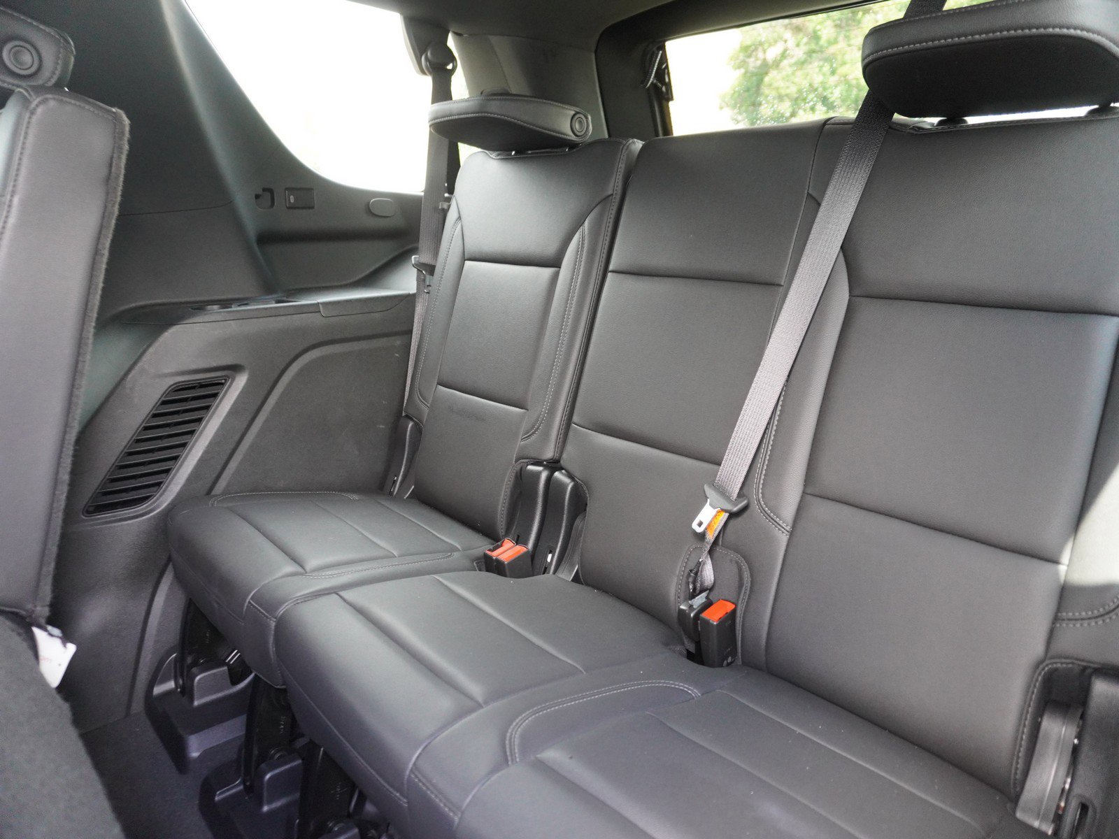 Used 2022 Chevrolet Tahoe Z71 image 16