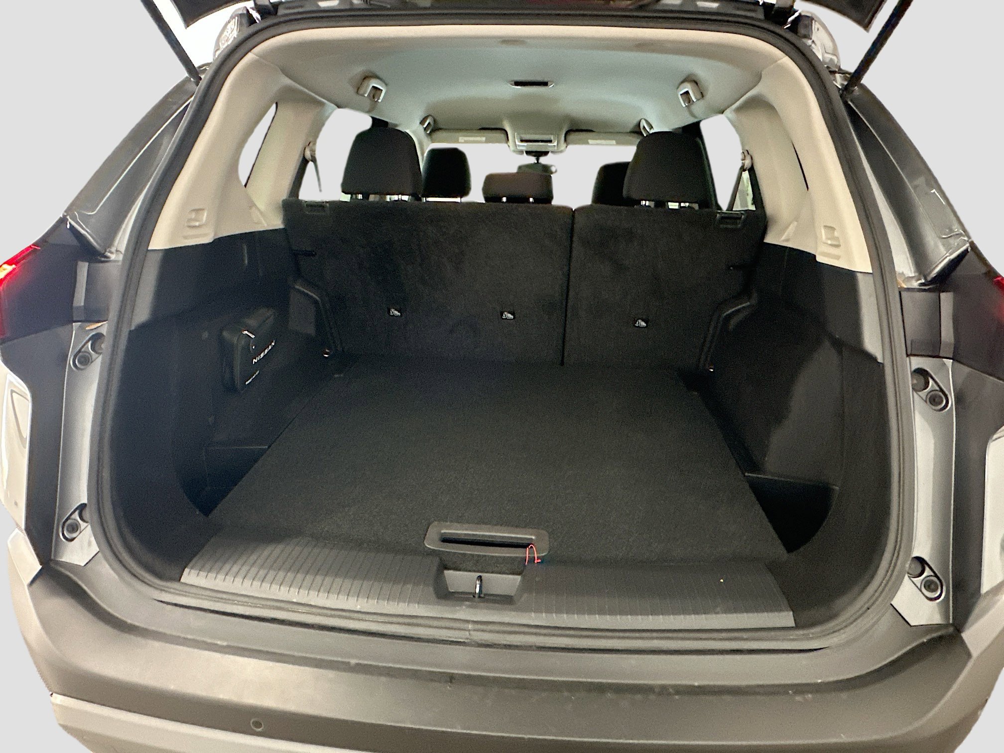 Used 2023 Nissan Rogue S AWD/4WD image 29