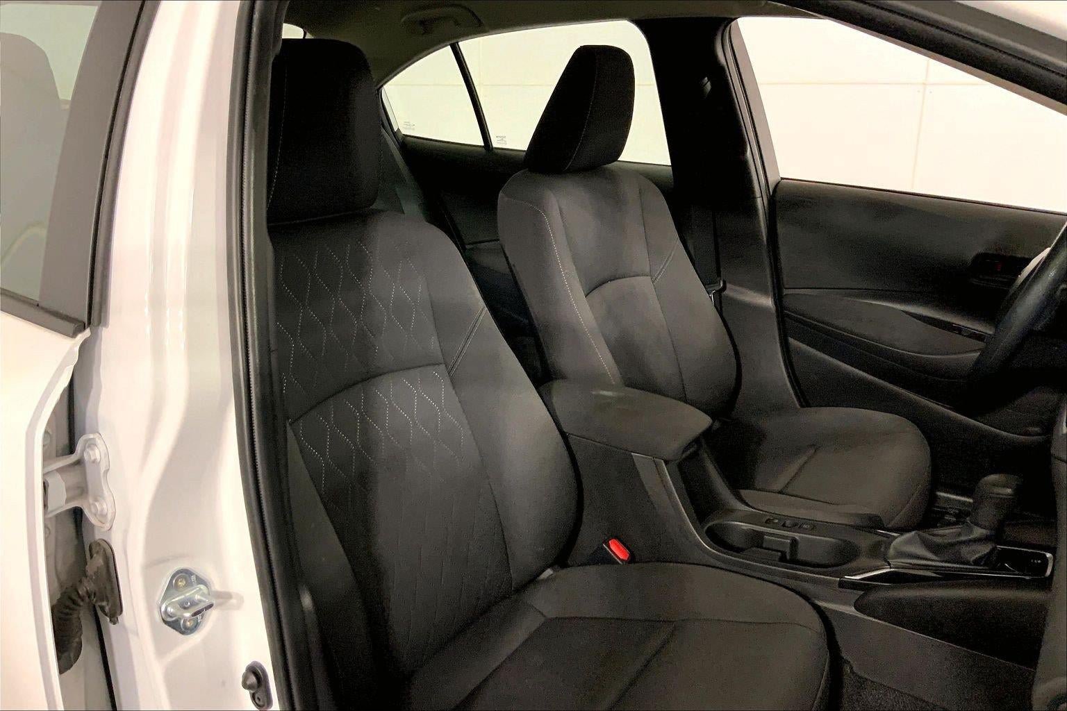 Used 2025 Toyota Corolla LE FWD image 7