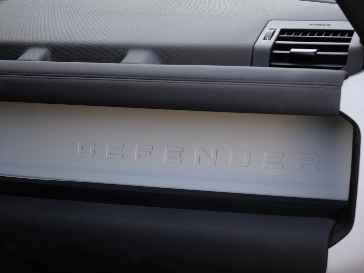 Used 2022 Land Rover Defender 110 S image 19