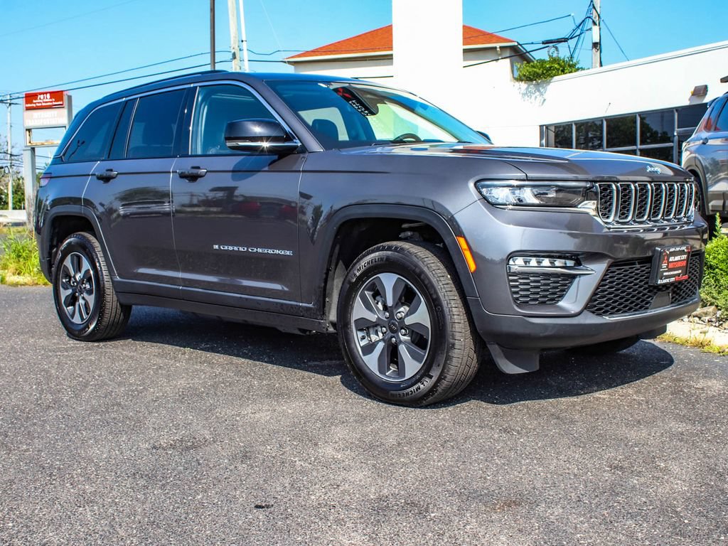 Used 2022 Jeep Grand Cherokee Limited 4xe AWD/4WD image 3