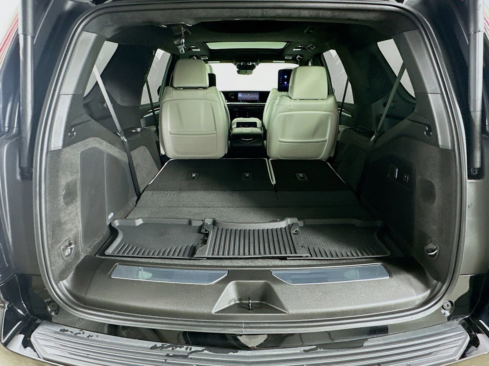 Used 2026 Cadillac Escalade V AWD/4WD image 39