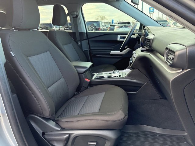 Used 2022 Ford Explorer XLT image 11