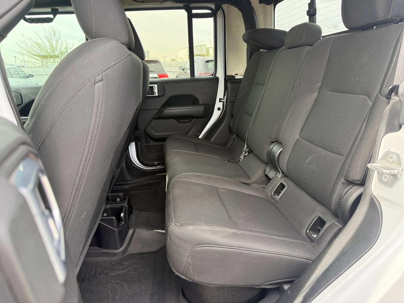 Used 2020 Jeep Gladiator Overland image 16