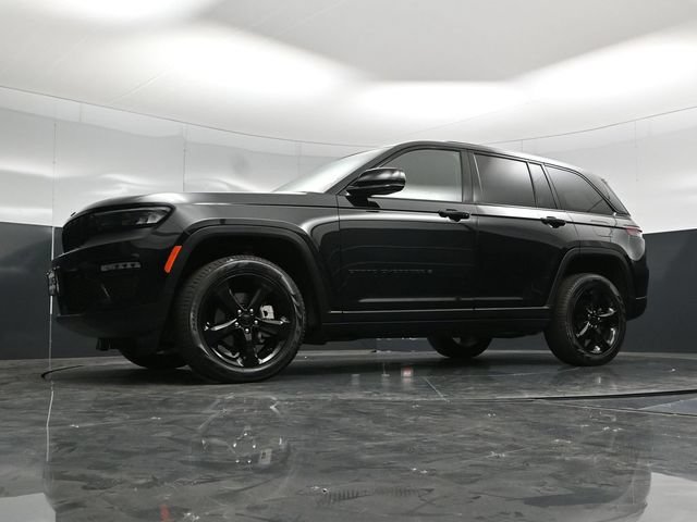 Used 2023 Jeep Grand Cherokee Limited w/ Black Appearance Package AWD/4WD image 63