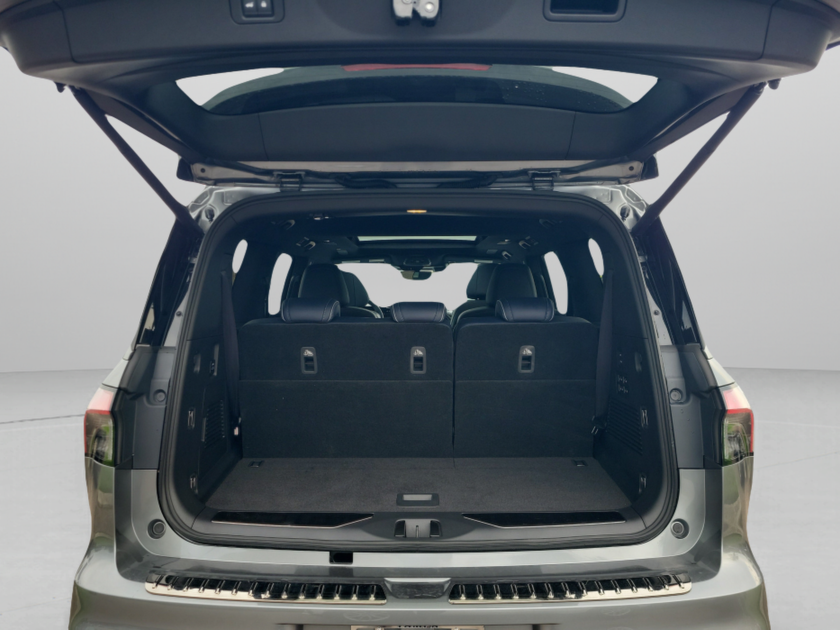 Certified 2026 INFINITI QX80 4WD w/ Sport Exterior Package image 44