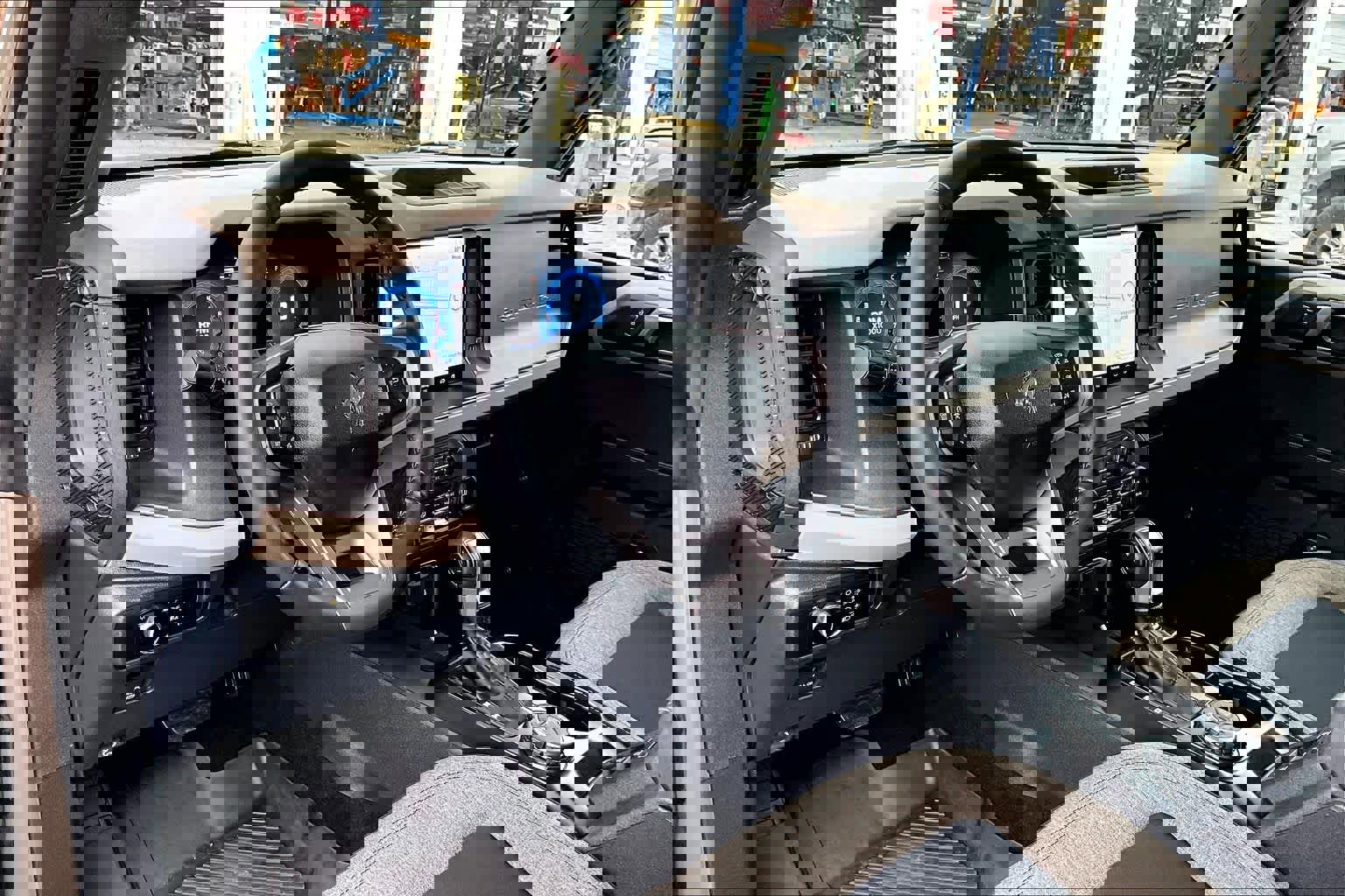 Certified 2025 Ford Bronco Big Bend image 18