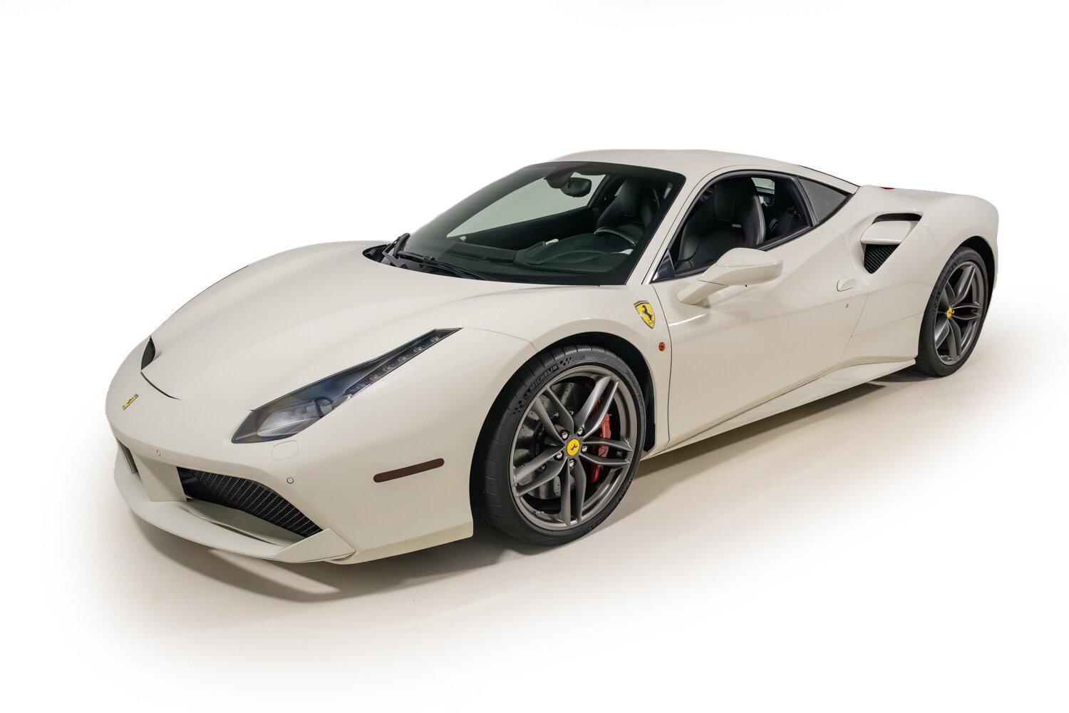 Used 2017 Ferrari 488 GTB RWD image 2