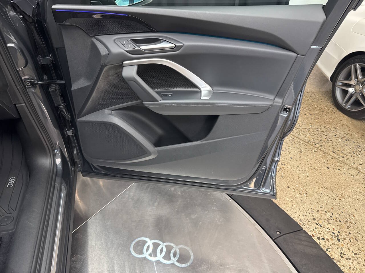 Used 2025 Audi Q5 Premium AWD/4WD image 28