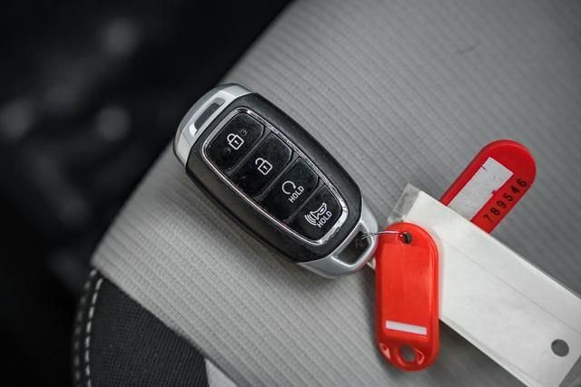 Used 2021 Hyundai Venue SEL w/ Premium Package image 38