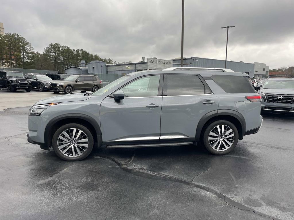 Certified 2022 Nissan Pathfinder Platinum w/ Cargo Package image 11