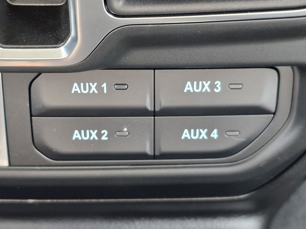 Used 2024 Jeep Wrangler Willys AWD/4WD image 26