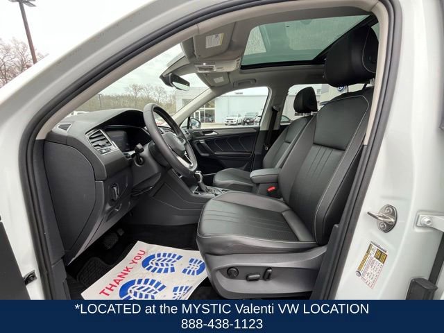Certified 2023 Volkswagen Tiguan SE w/ Panoramic Sunroof Package AWD/4WD image 29