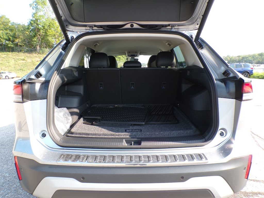 Used 2026 Volkswagen Tiguan SE AWD/4WD image 17