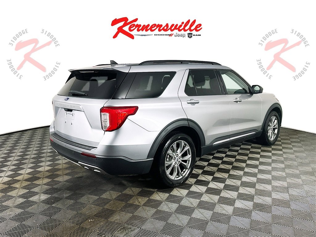 Used 2021 Ford Explorer XLT w/ Equipment Group 202A image 7
