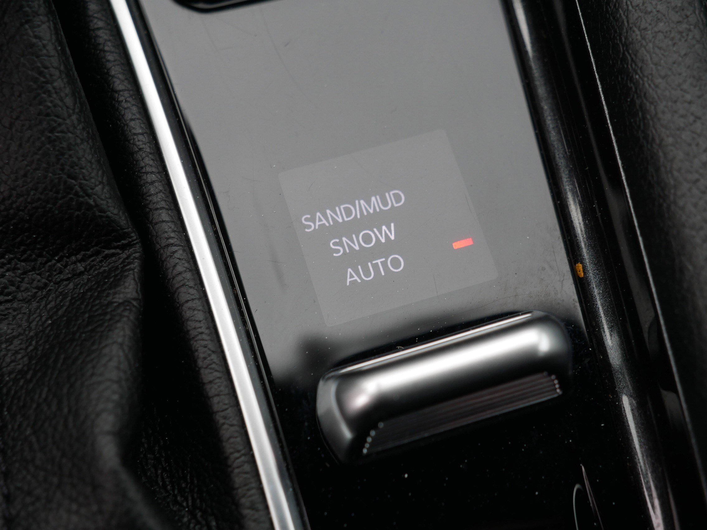 Certified 2024 Jeep Compass Latitude image 33