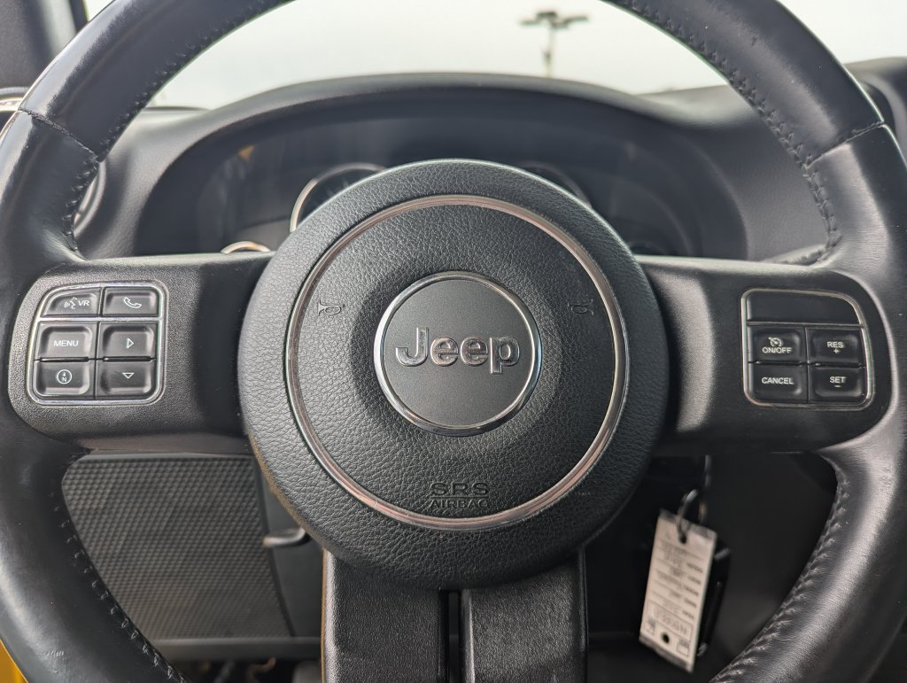 Used 2015 Jeep Wrangler Unlimited Sahara w/ Connectivity Group AWD/4WD image 20