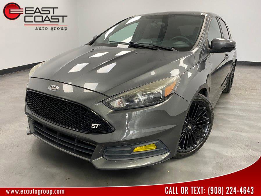 Used 2017 Ford Focus ST w/ Equipment Group 401A image 1