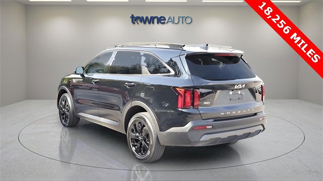 Used 2022 Kia Sorento S image 3