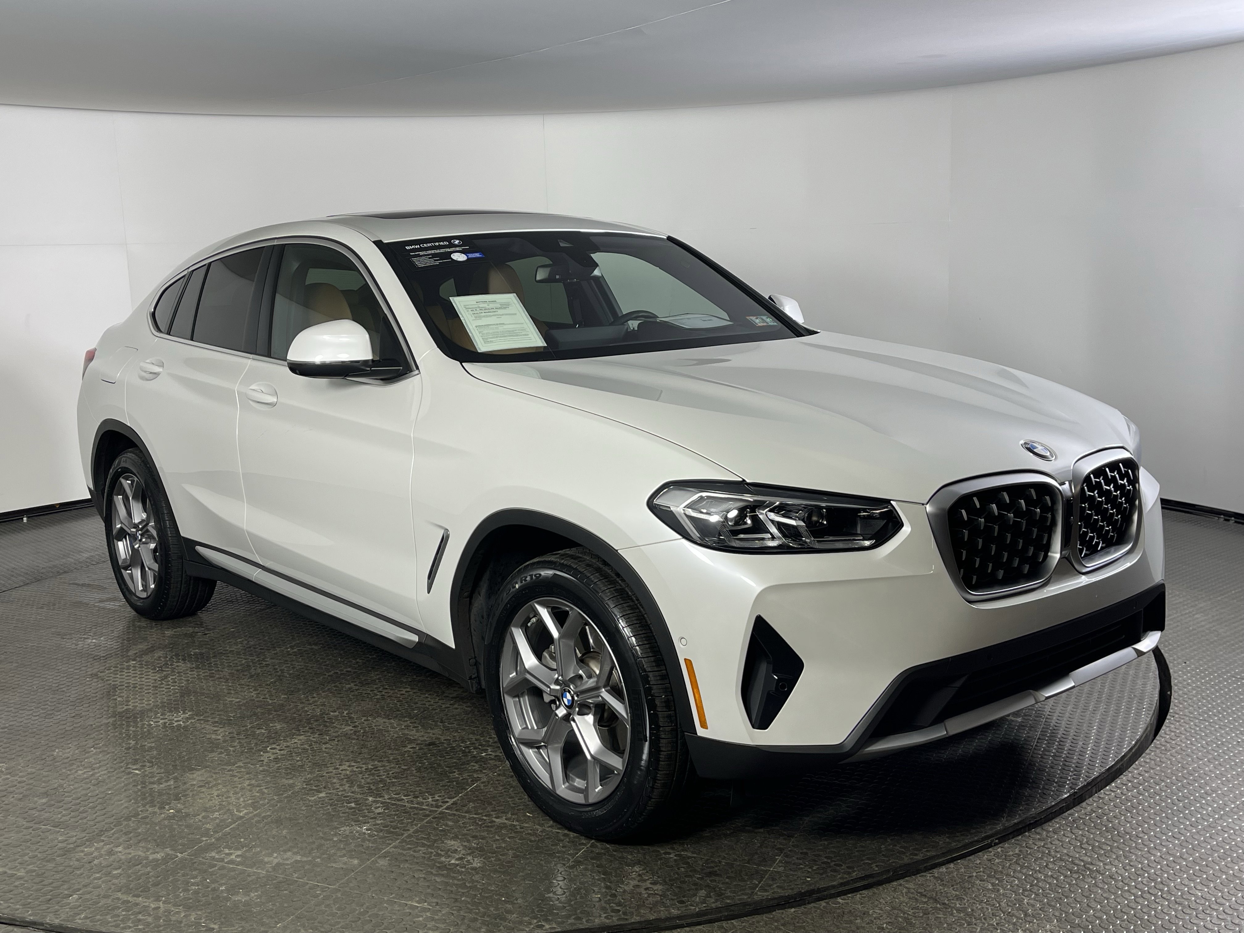 Certified 2025 BMW X4 xDrive30i image 3