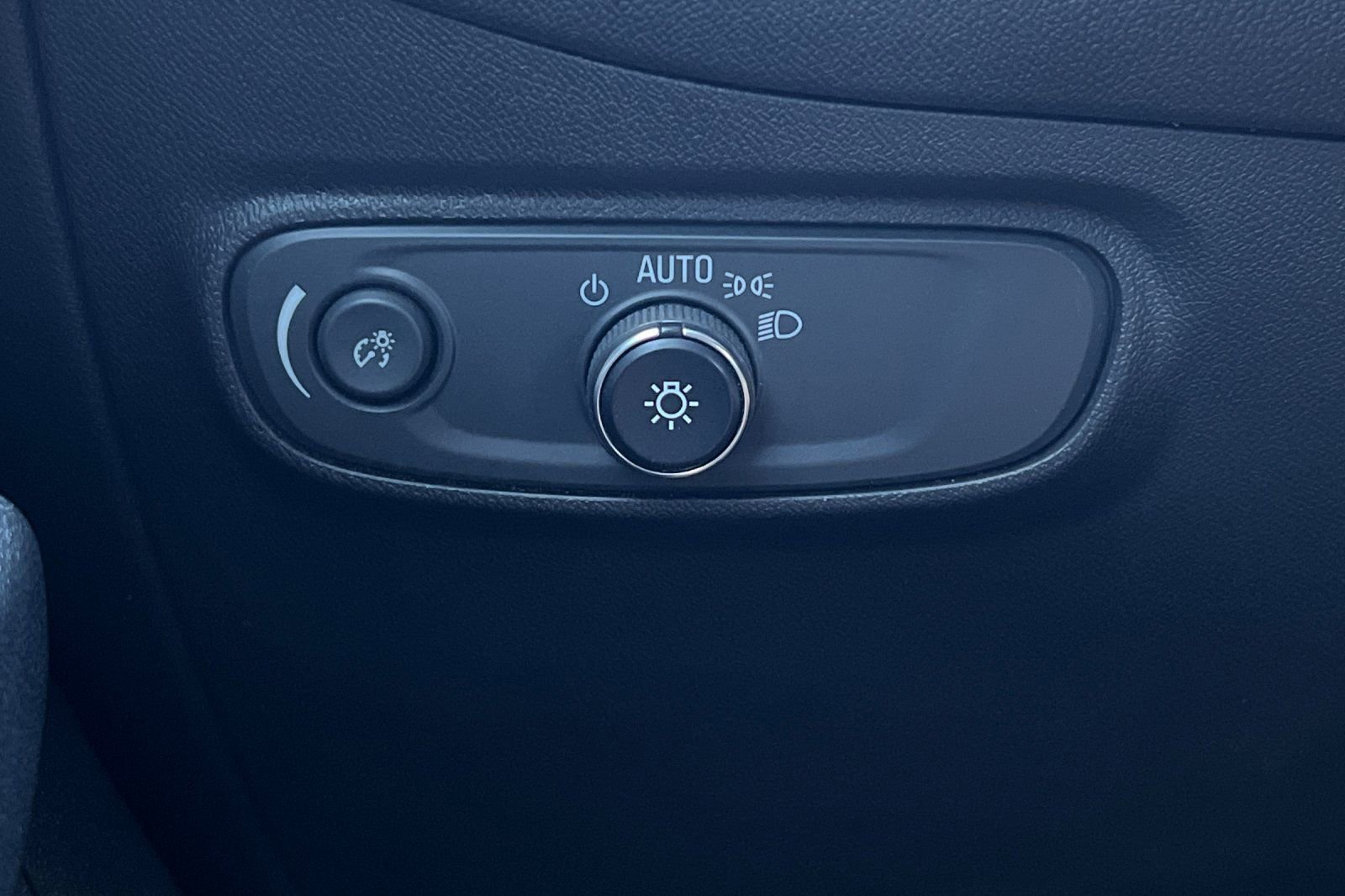 Used 2022 Chevrolet Equinox LS w/ LS Convenience Package image 37