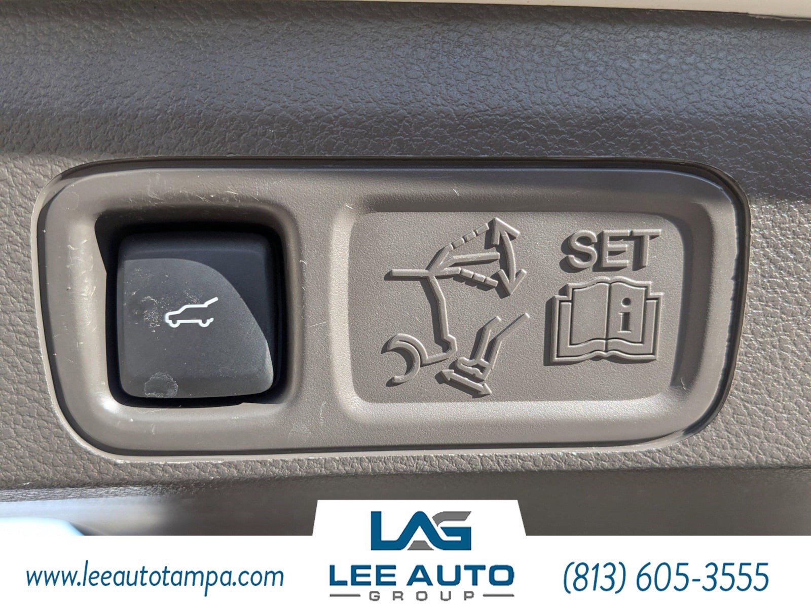 Used 2020 Ford Expedition Limited image 13