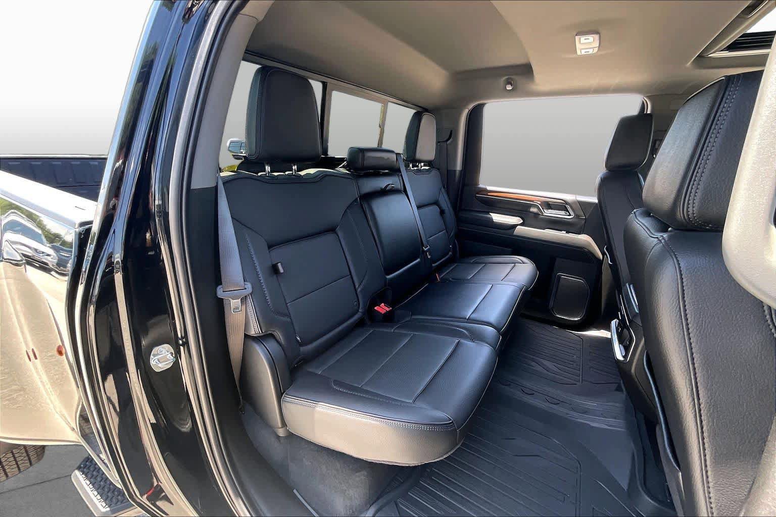 Used 2024 GMC Sierra 3500 Denali w/ Denali Reserve Package AWD/4WD image 21