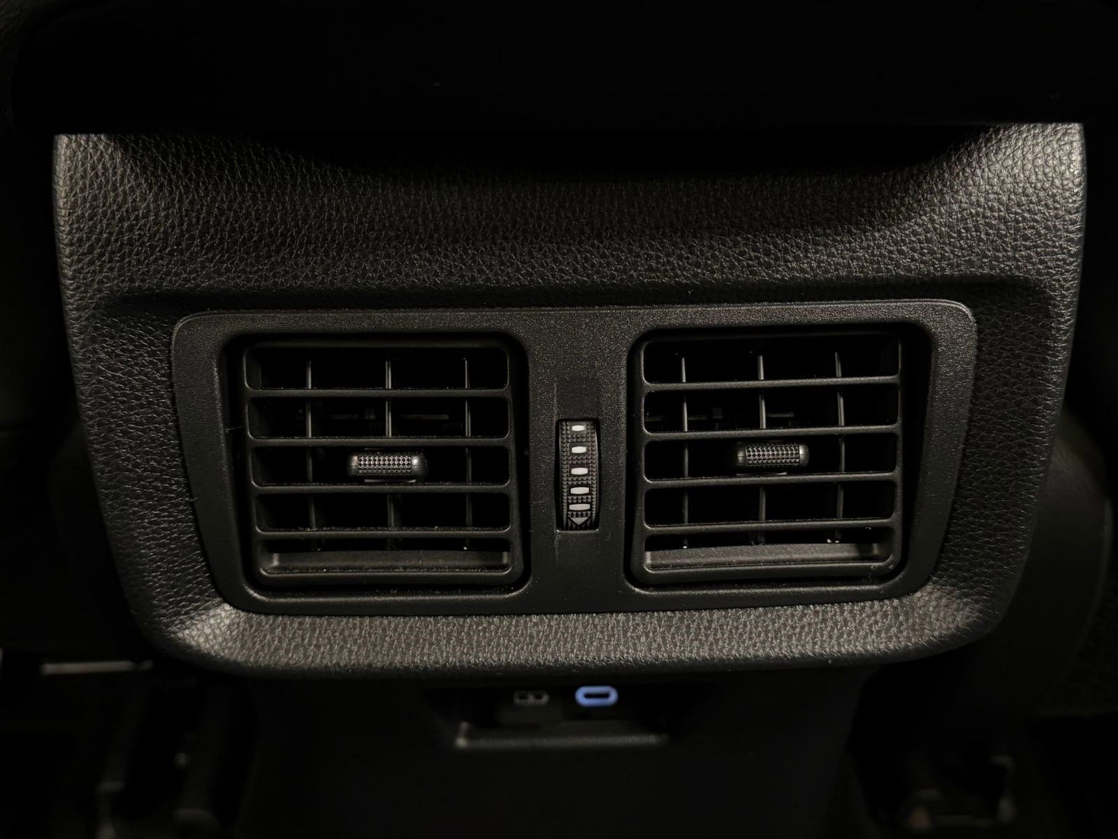 Used 2024 Toyota Venza Nightshade image 23