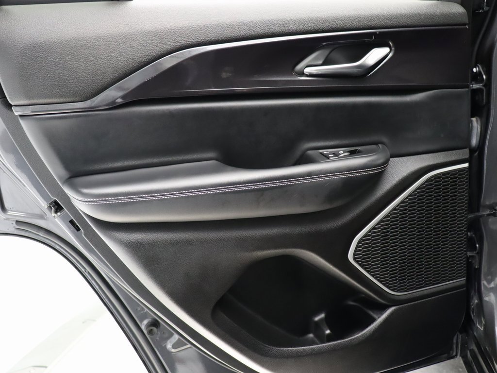 Used 2022 Jeep Grand Cherokee Altitude image 38