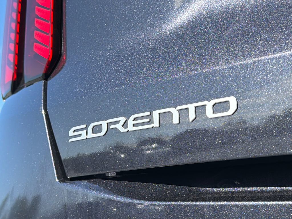 Used 2025 Kia Sorento SX image 17