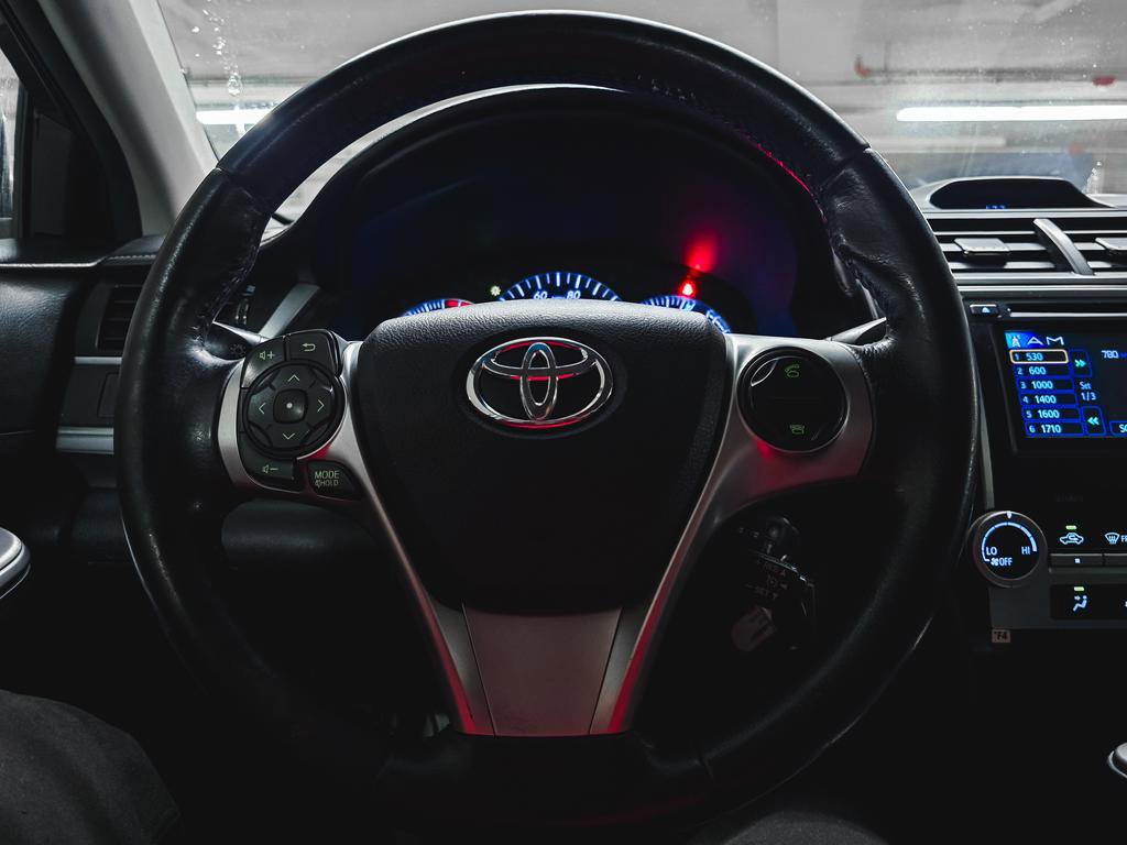 Used 2014 Toyota Camry SE FWD image 23