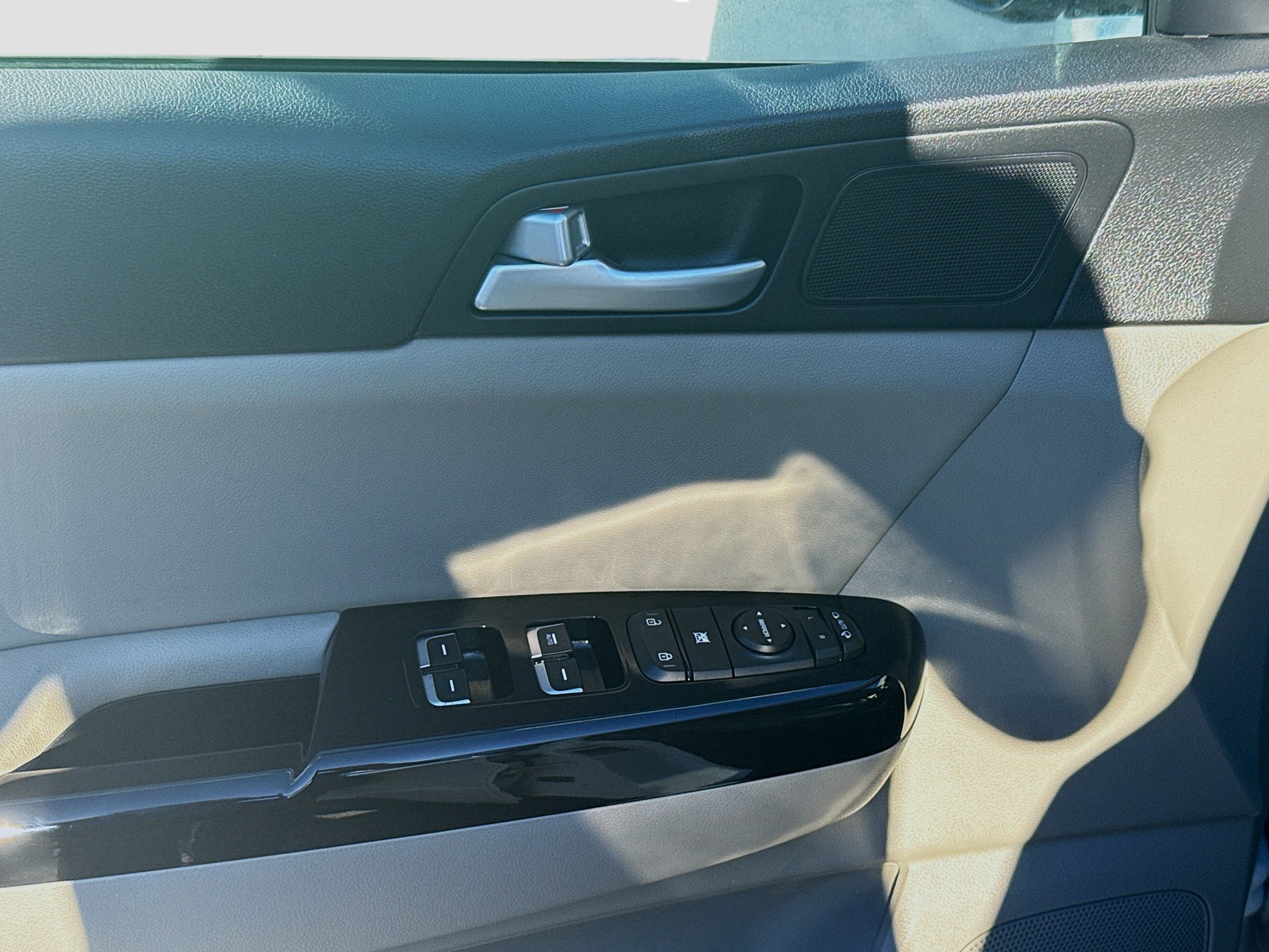 Used 2021 Kia Sportage EX image 16