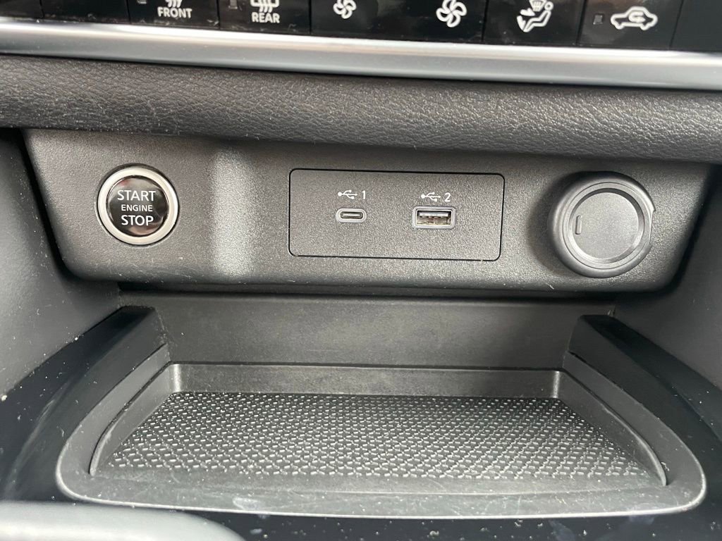 Used 2021 Nissan Rogue SV image 34