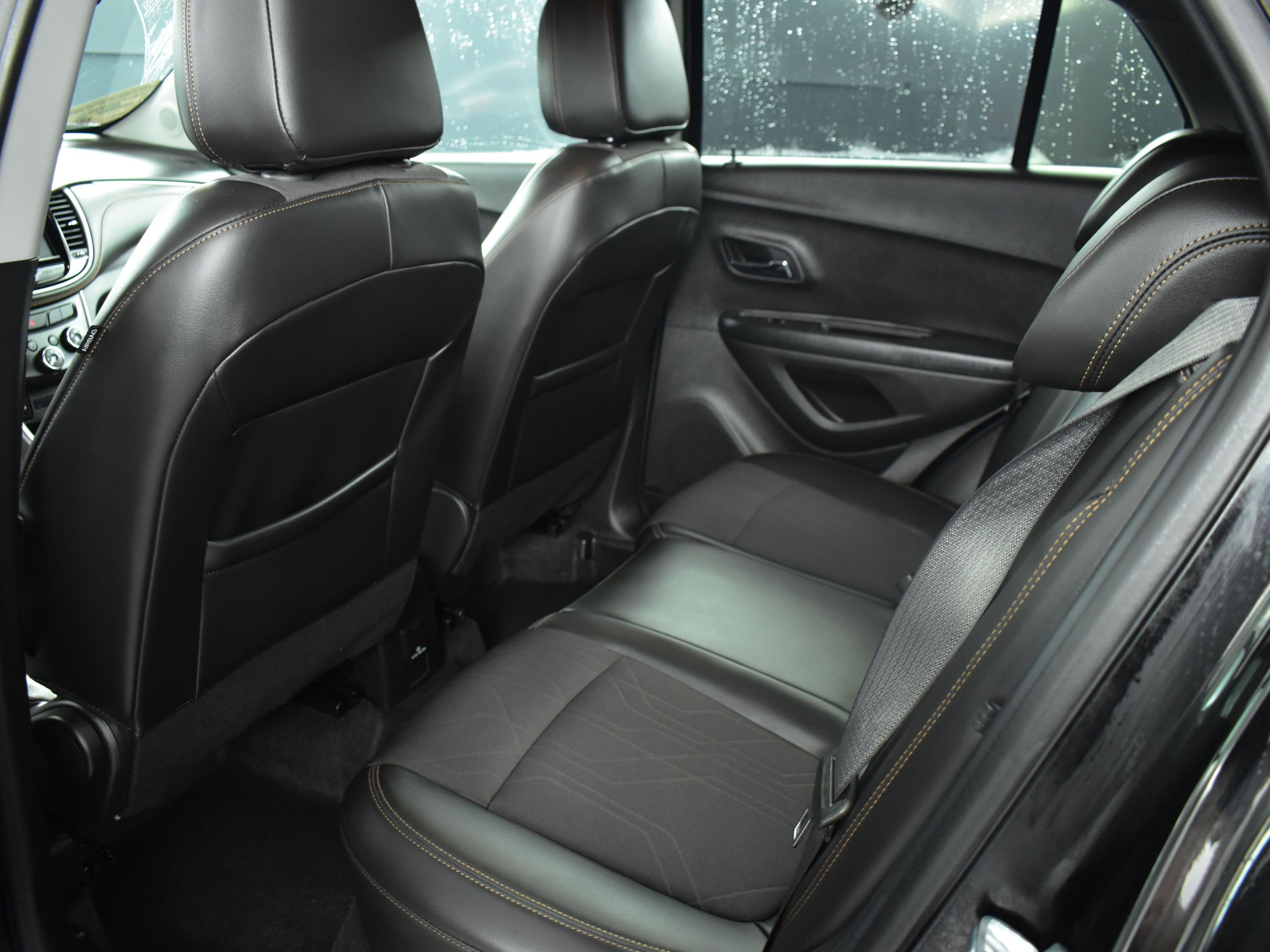 Used 2022 Chevrolet Trax LT w/ LT Convenience Package image 13