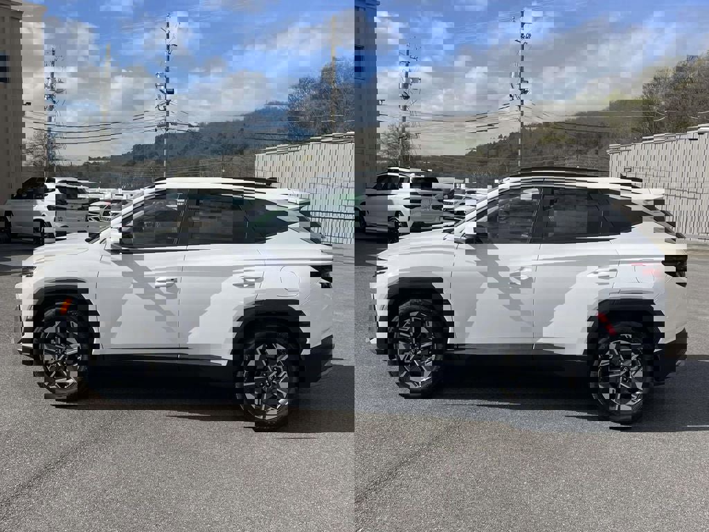 New 2026 Hyundai Tucson SEL image 2