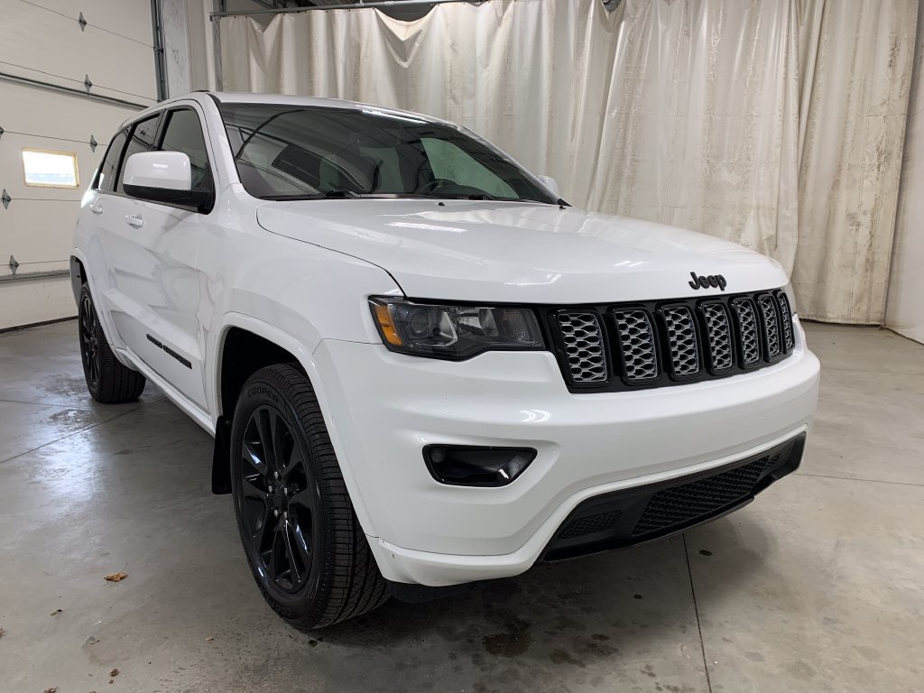 Used 2019 Jeep Grand Cherokee Altitude AWD/4WD image 2