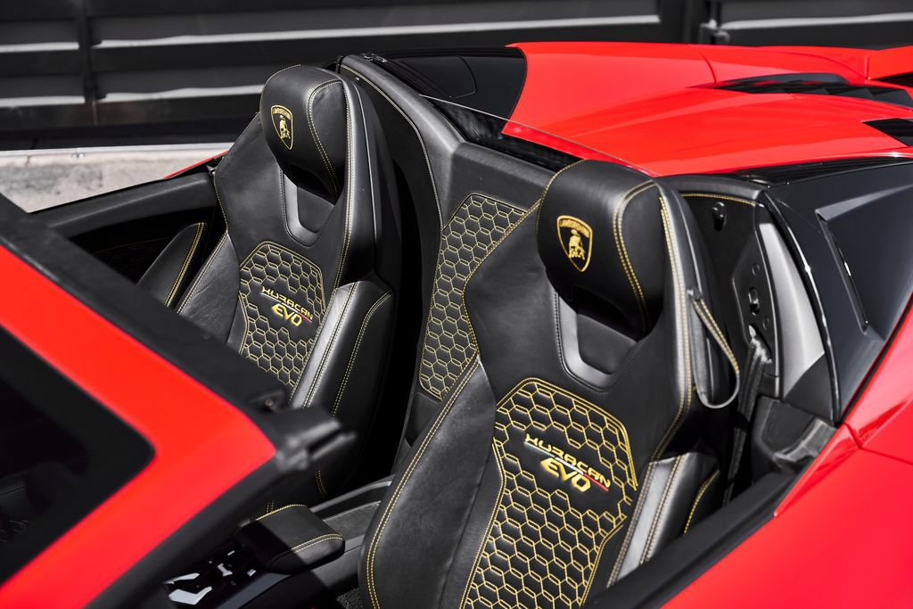 Used 2023 Lamborghini Huracan EVO RWD image 15
