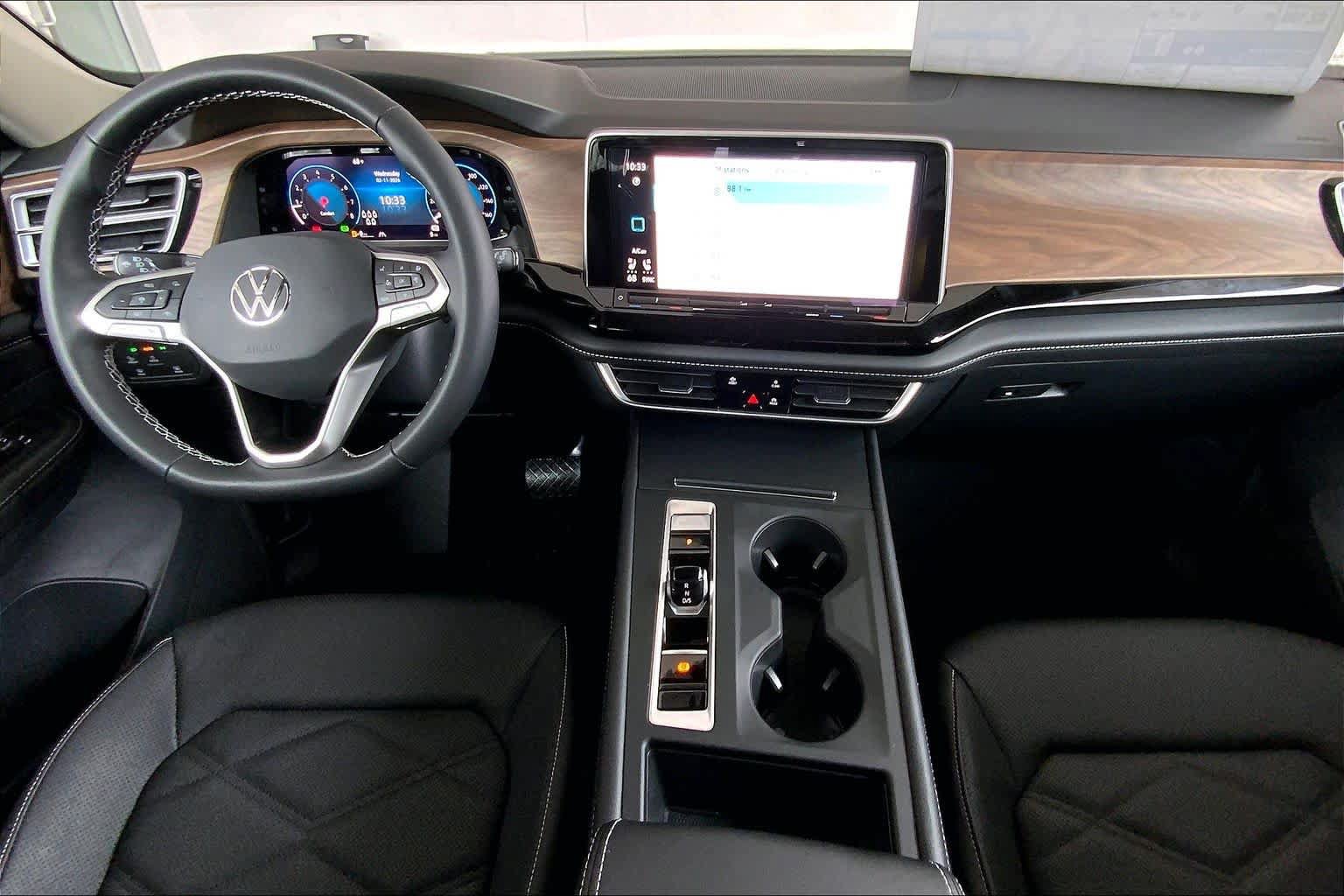New 2026 Volkswagen Atlas SE FWD image 5