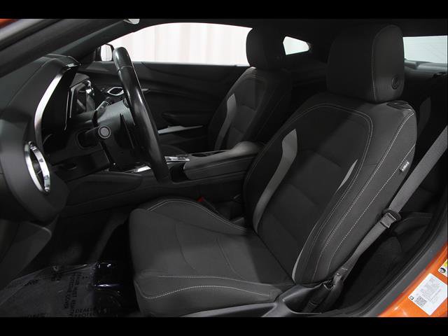 Used 2022 Chevrolet Camaro LT w/ Technology Package RWD image 5