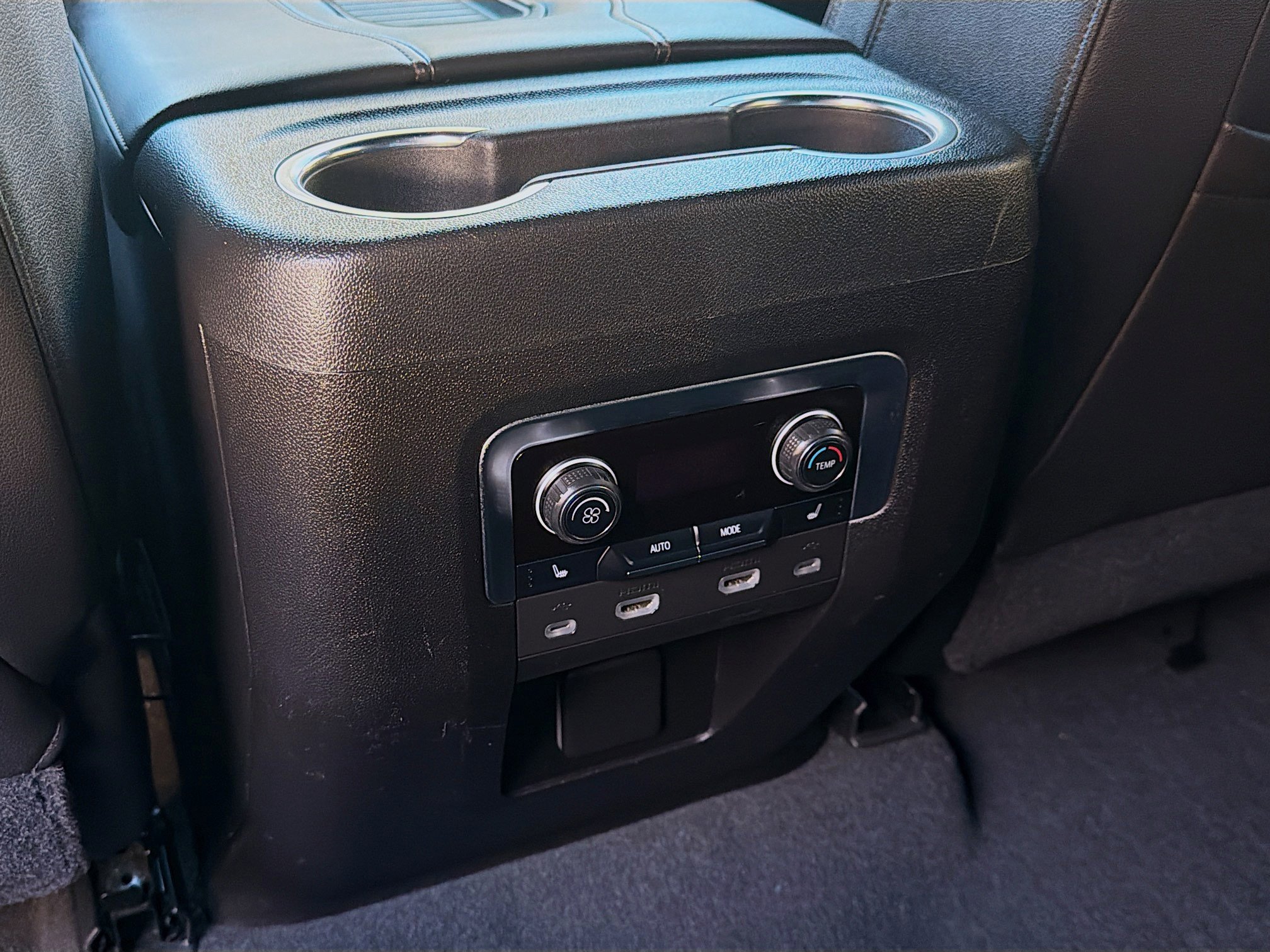 Used 2021 Chevrolet Suburban High Country image 24