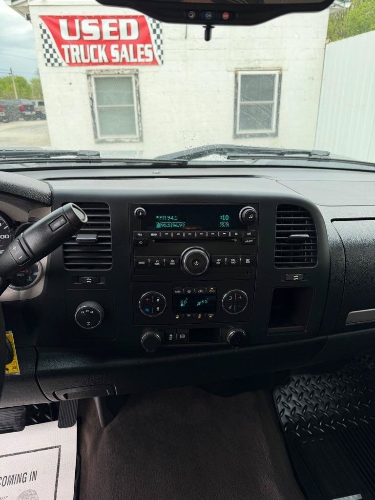 Used 2013 Chevrolet Silverado 2500 LT w/ Interior Plus Package AWD/4WD image 12