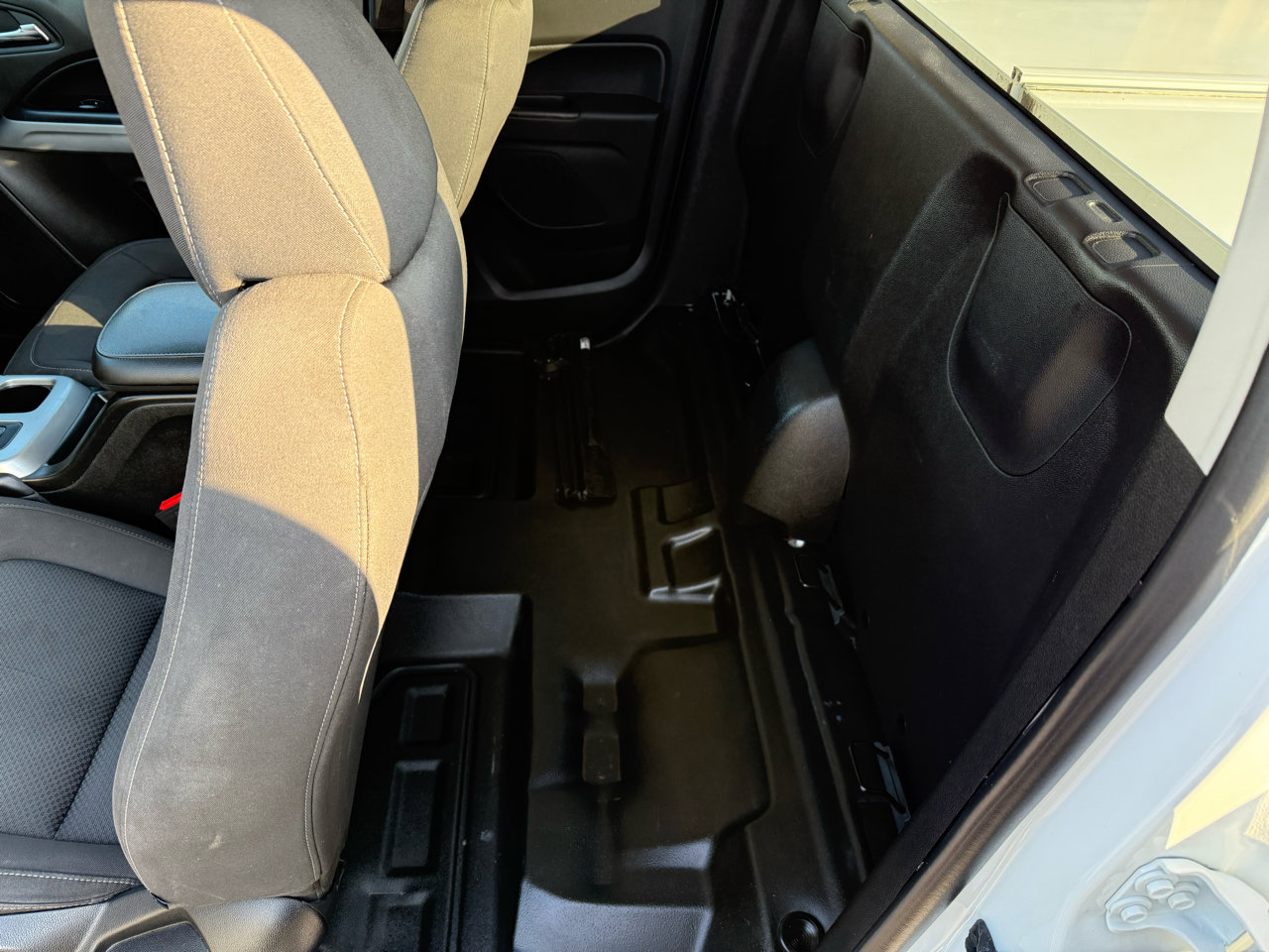 Used 2022 Chevrolet Colorado LT w/ Fleet Safety Package image 14