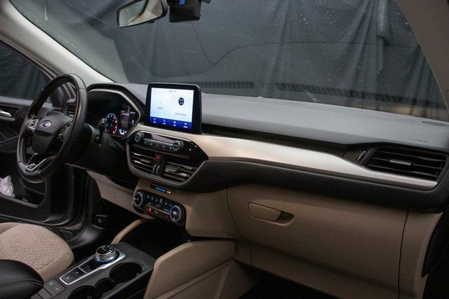 Used 2021 Ford Escape SE w/ Cold Weather Package image 15
