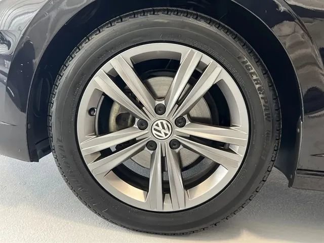 Used 2020 Volkswagen Jetta R-Line w/ R-Line Cold Weather Package FWD image 47